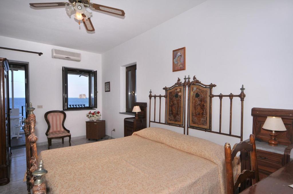 Hotel Villaggio Stromboli - Isola Di Stromboli Oda fotoğraf
